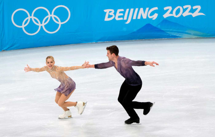 Knierim and Frazier in the pairs free skate.